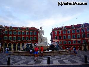 [P05] Place Massena si statuia lui Apollo » foto by Ammelie
 - 
<span class="allrVoted glyphicon glyphicon-heart hidden" id="av623018"></span>
<a class="m-l-10 hidden" id="sv623018" onclick="voting_Foto_DelVot(,623018,2571)" role="button">șterge vot <span class="glyphicon glyphicon-remove"></span></a>
<a id="v9623018" class=" c-red"  onclick="voting_Foto_SetVot(623018)" role="button"><span class="glyphicon glyphicon-heart-empty"></span> <b>LIKE</b> = Votează poza</a> <img class="hidden"  id="f623018W9" src="/imagini/loader.gif" border="0" /><span class="AjErrMes hidden" id="e623018ErM"></span>