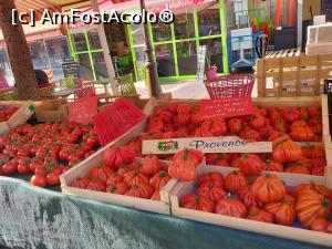 [P40] Piața Cours Saleya: tomate » foto by irinad
 - 
<span class="allrVoted glyphicon glyphicon-heart hidden" id="av1102157"></span>
<a class="m-l-10 hidden" id="sv1102157" onclick="voting_Foto_DelVot(,1102157,2571)" role="button">șterge vot <span class="glyphicon glyphicon-remove"></span></a>
<a id="v91102157" class=" c-red"  onclick="voting_Foto_SetVot(1102157)" role="button"><span class="glyphicon glyphicon-heart-empty"></span> <b>LIKE</b> = Votează poza</a> <img class="hidden"  id="f1102157W9" src="/imagini/loader.gif" border="0" /><span class="AjErrMes hidden" id="e1102157ErM"></span>