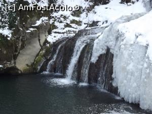 P14 [JAN-2017] Cascada Bacho Kiro parţial îngheţată