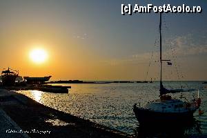 [P67] Una din ultimele fotografii realizate pe insula, inaintea plecarii. Imediat dupa rasarit, in Zante Town. Lumina buna pentru toti fotografii ce vor sa calatoreasca in Zakynthos.  » foto by Vlahos2003
 - 
<span class="allrVoted glyphicon glyphicon-heart hidden" id="av434909"></span>
<a class="m-l-10 hidden" id="sv434909" onclick="voting_Foto_DelVot(,434909,2710)" role="button">șterge vot <span class="glyphicon glyphicon-remove"></span></a>
<a id="v9434909" class=" c-red"  onclick="voting_Foto_SetVot(434909)" role="button"><span class="glyphicon glyphicon-heart-empty"></span> <b>LIKE</b> = Votează poza</a> <img class="hidden"  id="f434909W9" src="/imagini/loader.gif" border="0" /><span class="AjErrMes hidden" id="e434909ErM"></span>