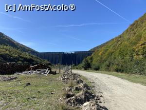 P03 [OCT-2023] Barajul Gura Râului - vedere de sub baraj+o mică parte din drumul forestier