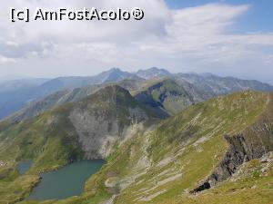 [P23] Lacul Capra și -în depărtare- piscurile Lespezi, Cornul Călțunului și Negoiu!  » foto by Floryn81
 - 
<span class="allrVoted glyphicon glyphicon-heart hidden" id="av1107769"></span>
<a class="m-l-10 hidden" id="sv1107769" onclick="voting_Foto_DelVot(,1107769,2855)" role="button">șterge vot <span class="glyphicon glyphicon-remove"></span></a>
<a id="v91107769" class=" c-red"  onclick="voting_Foto_SetVot(1107769)" role="button"><span class="glyphicon glyphicon-heart-empty"></span> <b>LIKE</b> = Votează poza</a> <img class="hidden"  id="f1107769W9" src="/imagini/loader.gif" border="0" /><span class="AjErrMes hidden" id="e1107769ErM"></span>