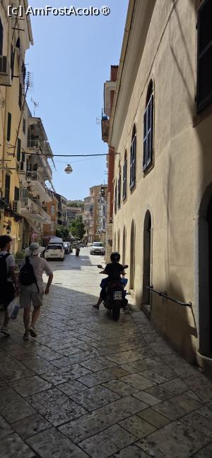 [P47] prin Corfu Town » foto by NobodyFE
 - 
<span class="allrVoted glyphicon glyphicon-heart hidden" id="av1538933"></span>
<a class="m-l-10 hidden" id="sv1538933" onclick="voting_Foto_DelVot(,1538933,2905)" role="button">șterge vot <span class="glyphicon glyphicon-remove"></span></a>
<a id="v91538933" class=" c-red"  onclick="voting_Foto_SetVot(1538933)" role="button"><span class="glyphicon glyphicon-heart-empty"></span> <b>LIKE</b> = Votează poza</a> <img class="hidden"  id="f1538933W9" src="/imagini/loader.gif" border="0" /><span class="AjErrMes hidden" id="e1538933ErM"></span>