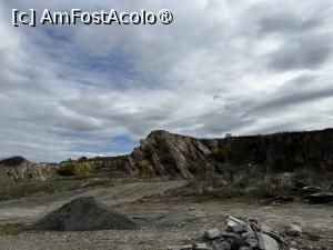 [P06] O carieră de piatră, undeva prin Isaccea » foto by raluca banu
 - 
<span class="allrVoted glyphicon glyphicon-heart hidden" id="av1503056"></span>
<a class="m-l-10 hidden" id="sv1503056" onclick="voting_Foto_DelVot(,1503056,2956)" role="button">șterge vot <span class="glyphicon glyphicon-remove"></span></a>
<a id="v91503056" class=" c-red"  onclick="voting_Foto_SetVot(1503056)" role="button"><span class="glyphicon glyphicon-heart-empty"></span> <b>LIKE</b> = Votează poza</a> <img class="hidden"  id="f1503056W9" src="/imagini/loader.gif" border="0" /><span class="AjErrMes hidden" id="e1503056ErM"></span>