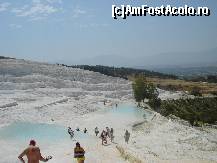 [P18] Pamukkale, privit de la mijlocul dealului...cu travertinele pline ochi cu apele termale azurii » foto by ileanaxperta*
 - 
<span class="allrVoted glyphicon glyphicon-heart hidden" id="av56821"></span>
<a class="m-l-10 hidden" id="sv56821" onclick="voting_Foto_DelVot(,56821,3039)" role="button">șterge vot <span class="glyphicon glyphicon-remove"></span></a>
<a id="v956821" class=" c-red"  onclick="voting_Foto_SetVot(56821)" role="button"><span class="glyphicon glyphicon-heart-empty"></span> <b>LIKE</b> = Votează poza</a> <img class="hidden"  id="f56821W9" src="/imagini/loader.gif" border="0" /><span class="AjErrMes hidden" id="e56821ErM"></span>