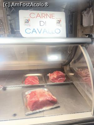 [P08] Catania- La Pescheria. Iar aici, carne de cal… » foto by Yersinia Pestis
 - 
<span class="allrVoted glyphicon glyphicon-heart hidden" id="av1516421"></span>
<a class="m-l-10 hidden" id="sv1516421" onclick="voting_Foto_DelVot(,1516421,3109)" role="button">șterge vot <span class="glyphicon glyphicon-remove"></span></a>
<a id="v91516421" class=" c-red"  onclick="voting_Foto_SetVot(1516421)" role="button"><span class="glyphicon glyphicon-heart-empty"></span> <b>LIKE</b> = Votează poza</a> <img class="hidden"  id="f1516421W9" src="/imagini/loader.gif" border="0" /><span class="AjErrMes hidden" id="e1516421ErM"></span>