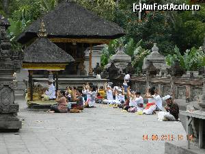 [P25] ceremonie la Tirtha empul, holy water temple » foto by andreea72
 - 
<span class="allrVoted glyphicon glyphicon-heart hidden" id="av503472"></span>
<a class="m-l-10 hidden" id="sv503472" onclick="voting_Foto_DelVot(,503472,3149)" role="button">șterge vot <span class="glyphicon glyphicon-remove"></span></a>
<a id="v9503472" class=" c-red"  onclick="voting_Foto_SetVot(503472)" role="button"><span class="glyphicon glyphicon-heart-empty"></span> <b>LIKE</b> = Votează poza</a> <img class="hidden"  id="f503472W9" src="/imagini/loader.gif" border="0" /><span class="AjErrMes hidden" id="e503472ErM"></span>