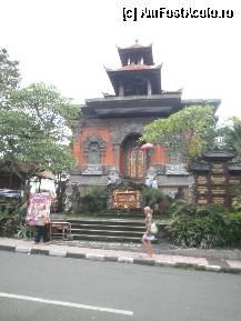 [P19] un mic templu in localitatea Ubud » foto by grecudoina
 - 
<span class="allrVoted glyphicon glyphicon-heart hidden" id="av310293"></span>
<a class="m-l-10 hidden" id="sv310293" onclick="voting_Foto_DelVot(,310293,3149)" role="button">șterge vot <span class="glyphicon glyphicon-remove"></span></a>
<a id="v9310293" class=" c-red"  onclick="voting_Foto_SetVot(310293)" role="button"><span class="glyphicon glyphicon-heart-empty"></span> <b>LIKE</b> = Votează poza</a> <img class="hidden"  id="f310293W9" src="/imagini/loader.gif" border="0" /><span class="AjErrMes hidden" id="e310293ErM"></span>