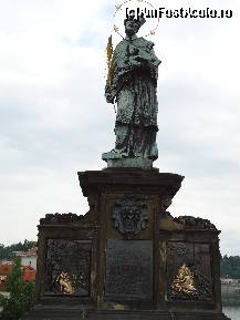 [P10] Praga - podul Carol - statuia duhovnicului reginei care a fost aruncat in Vltava ca nu a divulgat secretele acesteia de la spovedanie » foto by kmy
 - 
<span class="allrVoted glyphicon glyphicon-heart hidden" id="av326143"></span>
<a class="m-l-10 hidden" id="sv326143" onclick="voting_Foto_DelVot(,326143,3167)" role="button">șterge vot <span class="glyphicon glyphicon-remove"></span></a>
<a id="v9326143" class=" c-red"  onclick="voting_Foto_SetVot(326143)" role="button"><span class="glyphicon glyphicon-heart-empty"></span> <b>LIKE</b> = Votează poza</a> <img class="hidden"  id="f326143W9" src="/imagini/loader.gif" border="0" /><span class="AjErrMes hidden" id="e326143ErM"></span>