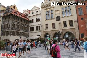 [P17] Vechea Primărie. În stânga, Dum u Minuty, o casă în stil Renaissance. Aici, între 1889-1896, a locuit împreună cu părinţii, Franz Kafka.  » foto by Costi
 - 
<span class="allrVoted glyphicon glyphicon-heart hidden" id="av386961"></span>
<a class="m-l-10 hidden" id="sv386961" onclick="voting_Foto_DelVot(,386961,3167)" role="button">șterge vot <span class="glyphicon glyphicon-remove"></span></a>
<a id="v9386961" class=" c-red"  onclick="voting_Foto_SetVot(386961)" role="button"><span class="glyphicon glyphicon-heart-empty"></span> <b>LIKE</b> = Votează poza</a> <img class="hidden"  id="f386961W9" src="/imagini/loader.gif" border="0" /><span class="AjErrMes hidden" id="e386961ErM"></span>