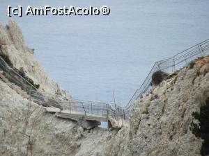 [P29] Porto Katsiki, puntea avariată ce se căţăra pe stăncile din dreapta, privind spre plajă » foto by irinad
 - 
<span class="allrVoted glyphicon glyphicon-heart hidden" id="av795412"></span>
<a class="m-l-10 hidden" id="sv795412" onclick="voting_Foto_DelVot(,795412,3173)" role="button">șterge vot <span class="glyphicon glyphicon-remove"></span></a>
<a id="v9795412" class=" c-red"  onclick="voting_Foto_SetVot(795412)" role="button"><span class="glyphicon glyphicon-heart-empty"></span> <b>LIKE</b> = Votează poza</a> <img class="hidden"  id="f795412W9" src="/imagini/loader.gif" border="0" /><span class="AjErrMes hidden" id="e795412ErM"></span>