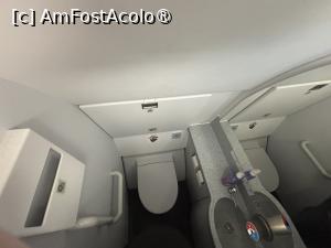 [P10] Zborul București-Dubai,WC avion » foto by AZE
 - 
<span class="allrVoted glyphicon glyphicon-heart hidden" id="av1475642"></span>
<a class="m-l-10 hidden" id="sv1475642" onclick="voting_Foto_DelVot(,1475642,3199)" role="button">șterge vot <span class="glyphicon glyphicon-remove"></span></a>
<a id="v91475642" class=" c-red"  onclick="voting_Foto_SetVot(1475642)" role="button"><span class="glyphicon glyphicon-heart-empty"></span> <b>LIKE</b> = Votează poza</a> <img class="hidden"  id="f1475642W9" src="/imagini/loader.gif" border="0" /><span class="AjErrMes hidden" id="e1475642ErM"></span>