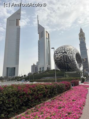 [P12] Nr 11 : Emirates Office Towers (lângă Museum of the Future) în fundal la dreapta turnul cu ceas nr 22 Al Yakoub Tower » foto by AZE
 - 
<span class="allrVoted glyphicon glyphicon-heart hidden" id="av1503605"></span>
<a class="m-l-10 hidden" id="sv1503605" onclick="voting_Foto_DelVot(,1503605,3199)" role="button">șterge vot <span class="glyphicon glyphicon-remove"></span></a>
<a id="v91503605" class=" c-red"  onclick="voting_Foto_SetVot(1503605)" role="button"><span class="glyphicon glyphicon-heart-empty"></span> <b>LIKE</b> = Votează poza</a> <img class="hidden"  id="f1503605W9" src="/imagini/loader.gif" border="0" /><span class="AjErrMes hidden" id="e1503605ErM"></span>