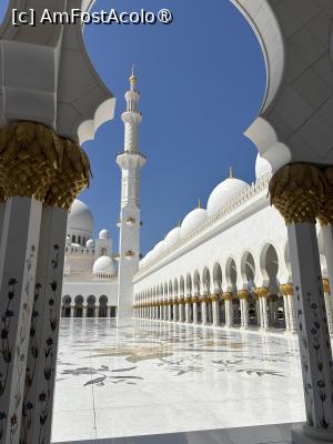 [P10] Moscheea Sheik Zayed Abu Dhabi » foto by AZE
 - 
<span class="allrVoted glyphicon glyphicon-heart hidden" id="av1488100"></span>
<a class="m-l-10 hidden" id="sv1488100" onclick="voting_Foto_DelVot(,1488100,3202)" role="button">șterge vot <span class="glyphicon glyphicon-remove"></span></a>
<a id="v91488100" class=" c-red"  onclick="voting_Foto_SetVot(1488100)" role="button"><span class="glyphicon glyphicon-heart-empty"></span> <b>LIKE</b> = Votează poza</a> <img class="hidden"  id="f1488100W9" src="/imagini/loader.gif" border="0" /><span class="AjErrMes hidden" id="e1488100ErM"></span>