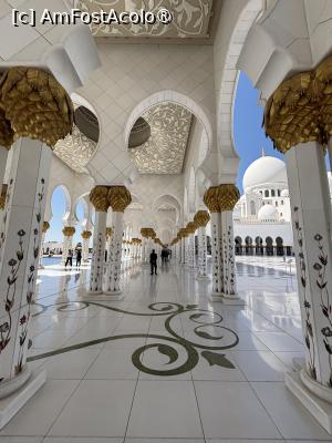 [P18] Moscheea Sheik Zayed Abu Dhabi » foto by AZE
 - 
<span class="allrVoted glyphicon glyphicon-heart hidden" id="av1488108"></span>
<a class="m-l-10 hidden" id="sv1488108" onclick="voting_Foto_DelVot(,1488108,3202)" role="button">șterge vot <span class="glyphicon glyphicon-remove"></span></a>
<a id="v91488108" class=" c-red"  onclick="voting_Foto_SetVot(1488108)" role="button"><span class="glyphicon glyphicon-heart-empty"></span> <b>LIKE</b> = Votează poza</a> <img class="hidden"  id="f1488108W9" src="/imagini/loader.gif" border="0" /><span class="AjErrMes hidden" id="e1488108ErM"></span>
