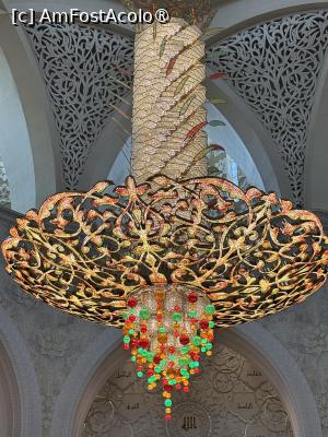 [P28] Moscheea Sheik Zayed Abu Dhabi,lustră » foto by AZE
 - 
<span class="allrVoted glyphicon glyphicon-heart hidden" id="av1488118"></span>
<a class="m-l-10 hidden" id="sv1488118" onclick="voting_Foto_DelVot(,1488118,3202)" role="button">șterge vot <span class="glyphicon glyphicon-remove"></span></a>
<a id="v91488118" class=" c-red"  onclick="voting_Foto_SetVot(1488118)" role="button"><span class="glyphicon glyphicon-heart-empty"></span> <b>LIKE</b> = Votează poza</a> <img class="hidden"  id="f1488118W9" src="/imagini/loader.gif" border="0" /><span class="AjErrMes hidden" id="e1488118ErM"></span>