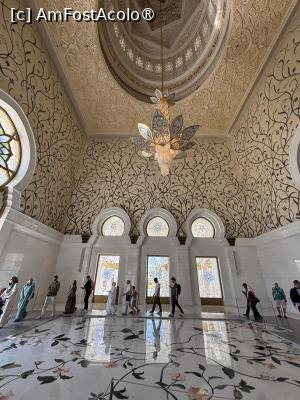 [P32] Moscheea Sheik Zayed Abu Dhabi » foto by AZE
 - 
<span class="allrVoted glyphicon glyphicon-heart hidden" id="av1488122"></span>
<a class="m-l-10 hidden" id="sv1488122" onclick="voting_Foto_DelVot(,1488122,3202)" role="button">șterge vot <span class="glyphicon glyphicon-remove"></span></a>
<a id="v91488122" class=" c-red"  onclick="voting_Foto_SetVot(1488122)" role="button"><span class="glyphicon glyphicon-heart-empty"></span> <b>LIKE</b> = Votează poza</a> <img class="hidden"  id="f1488122W9" src="/imagini/loader.gif" border="0" /><span class="AjErrMes hidden" id="e1488122ErM"></span>