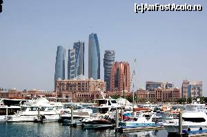 [P03] Priveliște de vis din barca galbenă. Clădirile senzaționale din Abu Dhabi! » foto by travelfan
 - 
<span class="allrVoted glyphicon glyphicon-heart hidden" id="av620780"></span>
<a class="m-l-10 hidden" id="sv620780" onclick="voting_Foto_DelVot(,620780,3202)" role="button">șterge vot <span class="glyphicon glyphicon-remove"></span></a>
<a id="v9620780" class=" c-red"  onclick="voting_Foto_SetVot(620780)" role="button"><span class="glyphicon glyphicon-heart-empty"></span> <b>LIKE</b> = Votează poza</a> <img class="hidden"  id="f620780W9" src="/imagini/loader.gif" border="0" /><span class="AjErrMes hidden" id="e620780ErM"></span>