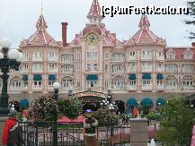 [P01] Intrarea in Disneyland Parc - Hotelul principal » foto by CCRRIISSYY
 - 
<span class="allrVoted glyphicon glyphicon-heart hidden" id="av41805"></span>
<a class="m-l-10 hidden" id="sv41805" onclick="voting_Foto_DelVot(,41805,3203)" role="button">șterge vot <span class="glyphicon glyphicon-remove"></span></a>
<a id="v941805" class=" c-red"  onclick="voting_Foto_SetVot(41805)" role="button"><span class="glyphicon glyphicon-heart-empty"></span> <b>LIKE</b> = Votează poza</a> <img class="hidden"  id="f41805W9" src="/imagini/loader.gif" border="0" /><span class="AjErrMes hidden" id="e41805ErM"></span>