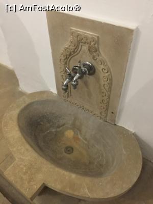 [P04] Vana cu robinet de apa calda si apa rece din baia reginei » foto by Dan&Ema
 - 
<span class="allrVoted glyphicon glyphicon-heart hidden" id="av858855"></span>
<a class="m-l-10 hidden" id="sv858855" onclick="voting_Foto_DelVot(,858855,3210)" role="button">șterge vot <span class="glyphicon glyphicon-remove"></span></a>
<a id="v9858855" class=" c-red"  onclick="voting_Foto_SetVot(858855)" role="button"><span class="glyphicon glyphicon-heart-empty"></span> <b>LIKE</b> = Votează poza</a> <img class="hidden"  id="f858855W9" src="/imagini/loader.gif" border="0" /><span class="AjErrMes hidden" id="e858855ErM"></span>