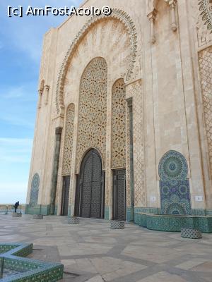[P08] <strong>Moscheea Hasan al II-lea</strong> poate fi vizitata in interior si de catre non-musulmani, fiind mandria orasului, pentru constructia careia s-au cheltuit 800 milioane dolari, suma la care au contribuit toti marocanii printr-o taxa impozabila. » foto by geani anto
 - 
<span class="allrVoted glyphicon glyphicon-heart hidden" id="av1299336"></span>
<a class="m-l-10 hidden" id="sv1299336" onclick="voting_Foto_DelVot(,1299336,3221)" role="button">șterge vot <span class="glyphicon glyphicon-remove"></span></a>
<a id="v91299336" class=" c-red"  onclick="voting_Foto_SetVot(1299336)" role="button"><span class="glyphicon glyphicon-heart-empty"></span> <b>LIKE</b> = Votează poza</a> <img class="hidden"  id="f1299336W9" src="/imagini/loader.gif" border="0" /><span class="AjErrMes hidden" id="e1299336ErM"></span>