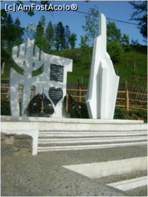 [P01] Monumetul ridicat în 1970 pe locul numit Prelucra tătarilor
 NEVOTABILĂ » foto by Michi
 - 
<span class="allrVoted glyphicon glyphicon-heart hidden" id="av1003113"></span>
<a class="m-l-10 hidden" id="sv1003113" onclick="voting_Foto_DelVot(,1003113,3234)" role="button">șterge vot <span class="glyphicon glyphicon-remove"></span></a>
<a id="v91003113" class=" c-red"  onclick="voting_Foto_SetVot(1003113)" role="button"><span class="glyphicon glyphicon-heart-empty"></span> <b>LIKE</b> = Votează poza</a> <img class="hidden"  id="f1003113W9" src="/imagini/loader.gif" border="0" /><span class="AjErrMes hidden" id="e1003113ErM"></span>