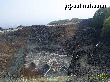 [P13] Sicilia - Vulcanul Etna - Casa acoperita de lava, la eruptia din 2002. » foto by popescu.borsa*
 - 
<span class="allrVoted glyphicon glyphicon-heart hidden" id="av160254"></span>
<a class="m-l-10 hidden" id="sv160254" onclick="voting_Foto_DelVot(,160254,3281)" role="button">șterge vot <span class="glyphicon glyphicon-remove"></span></a>
<a id="v9160254" class=" c-red"  onclick="voting_Foto_SetVot(160254)" role="button"><span class="glyphicon glyphicon-heart-empty"></span> <b>LIKE</b> = Votează poza</a> <img class="hidden"  id="f160254W9" src="/imagini/loader.gif" border="0" /><span class="AjErrMes hidden" id="e160254ErM"></span>