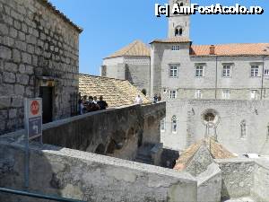 [P21] Zidurile Dubrovnik... obligatoriu trebuie facut stanga...  » foto by TraianS
 - 
<span class="allrVoted glyphicon glyphicon-heart hidden" id="av359184"></span>
<a class="m-l-10 hidden" id="sv359184" onclick="voting_Foto_DelVot(,359184,3304)" role="button">șterge vot <span class="glyphicon glyphicon-remove"></span></a>
<a id="v9359184" class=" c-red"  onclick="voting_Foto_SetVot(359184)" role="button"><span class="glyphicon glyphicon-heart-empty"></span> <b>LIKE</b> = Votează poza</a> <img class="hidden"  id="f359184W9" src="/imagini/loader.gif" border="0" /><span class="AjErrMes hidden" id="e359184ErM"></span>