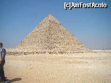 [P04] Piramida lui Khefren împreună cu sticlele de apă plată. Nu am văzut nici măcar un singur coş de gunoi în Egipt, cred că ar fi o afacere bestială să vinzi / amplasezi coşuri de gunoi ..... :D » foto by adelos
 - 
<span class="allrVoted glyphicon glyphicon-heart hidden" id="av255936"></span>
<a class="m-l-10 hidden" id="sv255936" onclick="voting_Foto_DelVot(,255936,3319)" role="button">șterge vot <span class="glyphicon glyphicon-remove"></span></a>
<a id="v9255936" class=" c-red"  onclick="voting_Foto_SetVot(255936)" role="button"><span class="glyphicon glyphicon-heart-empty"></span> <b>LIKE</b> = Votează poza</a> <img class="hidden"  id="f255936W9" src="/imagini/loader.gif" border="0" /><span class="AjErrMes hidden" id="e255936ErM"></span>