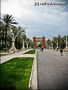 [P03] Arcul de Triumf din Barcelona » foto by C05T1N
 - 
<span class="allrVoted glyphicon glyphicon-heart hidden" id="av75238"></span>
<a class="m-l-10 hidden" id="sv75238" onclick="voting_Foto_DelVot(,75238,3356)" role="button">șterge vot <span class="glyphicon glyphicon-remove"></span></a>
<a id="v975238" class=" c-red"  onclick="voting_Foto_SetVot(75238)" role="button"><span class="glyphicon glyphicon-heart-empty"></span> <b>LIKE</b> = Votează poza</a> <img class="hidden"  id="f75238W9" src="/imagini/loader.gif" border="0" /><span class="AjErrMes hidden" id="e75238ErM"></span>