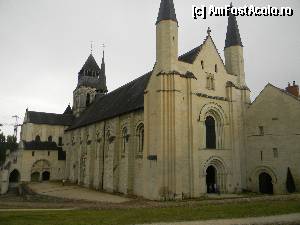 P13 [AUG-2012] Valea Loarei - Abația Fontevraud - una din cele mai mari abații ale Occidentului creștin, loc de veci pentru Richard Inimă de Leu. 