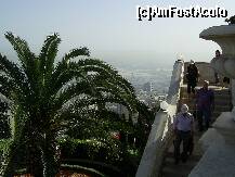 P11 [NOV-2007] Haifa – Coborare pe trepte in Gradinile Baha’i.