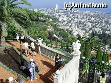 P07 [NOV-2007] Haifa – Terasa in Gradinile Baha’i si orasul.