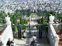 P09 [NOV-2007] Haifa – Una din portile Gradinilor Baha’i.