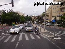 P08 [APR-2013] Pe una din străzile Ierusalimului. 