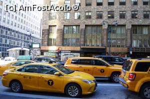 [P12] Taxi NYC pe străzile Manhattanului-culoarea galbenă predomină » foto by AZE
 - 
<span class="allrVoted glyphicon glyphicon-heart hidden" id="av946886"></span>
<a class="m-l-10 hidden" id="sv946886" onclick="voting_Foto_DelVot(,946886,3385)" role="button">șterge vot <span class="glyphicon glyphicon-remove"></span></a>
<a id="v9946886" class=" c-red"  onclick="voting_Foto_SetVot(946886)" role="button"><span class="glyphicon glyphicon-heart-empty"></span> <b>LIKE</b> = Votează poza</a> <img class="hidden"  id="f946886W9" src="/imagini/loader.gif" border="0" /><span class="AjErrMes hidden" id="e946886ErM"></span>