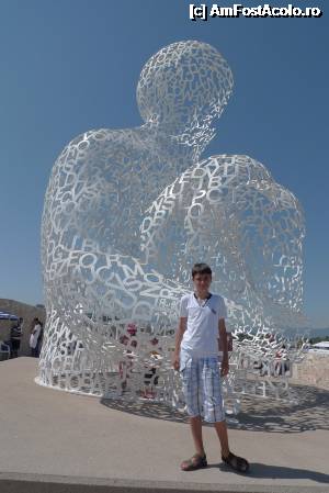 [P63] Antibes - statuia Nomadul, de jaume Plensa » foto by nickro
 - 
<span class="allrVoted glyphicon glyphicon-heart hidden" id="av354475"></span>
<a class="m-l-10 hidden" id="sv354475" onclick="voting_Foto_DelVot(,354475,3404)" role="button">șterge vot <span class="glyphicon glyphicon-remove"></span></a>
<a id="v9354475" class=" c-red"  onclick="voting_Foto_SetVot(354475)" role="button"><span class="glyphicon glyphicon-heart-empty"></span> <b>LIKE</b> = Votează poza</a> <img class="hidden"  id="f354475W9" src="/imagini/loader.gif" border="0" /><span class="AjErrMes hidden" id="e354475ErM"></span>