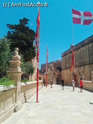 [P27] Rabat iesirea din gradina catedralei » foto by AMC
 - 
<span class="allrVoted glyphicon glyphicon-heart hidden" id="av1537492"></span>
<a class="m-l-10 hidden" id="sv1537492" onclick="voting_Foto_DelVot(,1537492,3405)" role="button">șterge vot <span class="glyphicon glyphicon-remove"></span></a>
<a id="v91537492" class=" c-red"  onclick="voting_Foto_SetVot(1537492)" role="button"><span class="glyphicon glyphicon-heart-empty"></span> <b>LIKE</b> = Votează poza</a> <img class="hidden"  id="f1537492W9" src="/imagini/loader.gif" border="0" /><span class="AjErrMes hidden" id="e1537492ErM"></span>
