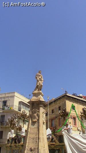 [P48] Il-Birgu/Vittoriosa. Piata Victoriei. In centru se afla Statuia Victoriei, in locul unde era amplasat Turnul cu Ceas distrus in urma unui bombardament german in 1941. » foto by ovidiuyepi
 - 
<span class="allrVoted glyphicon glyphicon-heart hidden" id="av1228452"></span>
<a class="m-l-10 hidden" id="sv1228452" onclick="voting_Foto_DelVot(,1228452,3405)" role="button">șterge vot <span class="glyphicon glyphicon-remove"></span></a>
<a id="v91228452" class=" c-red"  onclick="voting_Foto_SetVot(1228452)" role="button"><span class="glyphicon glyphicon-heart-empty"></span> <b>LIKE</b> = Votează poza</a> <img class="hidden"  id="f1228452W9" src="/imagini/loader.gif" border="0" /><span class="AjErrMes hidden" id="e1228452ErM"></span>