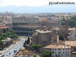 [P10] Coloseum vazut de pe monumentul Vittorio Emanuele II.  » foto by gettutza
 - 
<span class="allrVoted glyphicon glyphicon-heart hidden" id="av379735"></span>
<a class="m-l-10 hidden" id="sv379735" onclick="voting_Foto_DelVot(,379735,3406)" role="button">șterge vot <span class="glyphicon glyphicon-remove"></span></a>
<a id="v9379735" class=" c-red"  onclick="voting_Foto_SetVot(379735)" role="button"><span class="glyphicon glyphicon-heart-empty"></span> <b>LIKE</b> = Votează poza</a> <img class="hidden"  id="f379735W9" src="/imagini/loader.gif" border="0" /><span class="AjErrMes hidden" id="e379735ErM"></span>