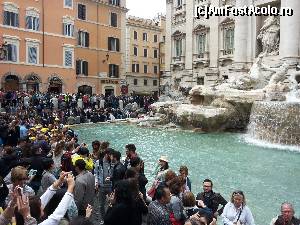 [P10] Fontana di Trevi » foto by sabooky
 - 
<span class="allrVoted glyphicon glyphicon-heart hidden" id="av584161"></span>
<a class="m-l-10 hidden" id="sv584161" onclick="voting_Foto_DelVot(,584161,3406)" role="button">șterge vot <span class="glyphicon glyphicon-remove"></span></a>
<a id="v9584161" class=" c-red"  onclick="voting_Foto_SetVot(584161)" role="button"><span class="glyphicon glyphicon-heart-empty"></span> <b>LIKE</b> = Votează poza</a> <img class="hidden"  id="f584161W9" src="/imagini/loader.gif" border="0" /><span class="AjErrMes hidden" id="e584161ErM"></span>