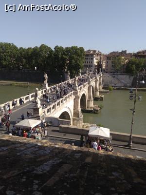 [P12] 12. „Ponte Sant'Angelo” văzut de pe meterezele castelului.  » foto by msnd
 - 
<span class="allrVoted glyphicon glyphicon-heart hidden" id="av911821"></span>
<a class="m-l-10 hidden" id="sv911821" onclick="voting_Foto_DelVot(,911821,3406)" role="button">șterge vot <span class="glyphicon glyphicon-remove"></span></a>
<a id="v9911821" class=" c-red"  onclick="voting_Foto_SetVot(911821)" role="button"><span class="glyphicon glyphicon-heart-empty"></span> <b>LIKE</b> = Votează poza</a> <img class="hidden"  id="f911821W9" src="/imagini/loader.gif" border="0" /><span class="AjErrMes hidden" id="e911821ErM"></span>