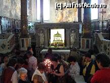 [P16] Roma,basilica San Pietro in Vincoli-cripta în care sunt venerate lanțurile cu care se spune că ar fi fost legat Sfântul Apostol Petru în timpul întemnițării sale de către împăratul Nero » foto by mariana.olaru
 - 
<span class="allrVoted glyphicon glyphicon-heart hidden" id="av207299"></span>
<a class="m-l-10 hidden" id="sv207299" onclick="voting_Foto_DelVot(,207299,3406)" role="button">șterge vot <span class="glyphicon glyphicon-remove"></span></a>
<a id="v9207299" class=" c-red"  onclick="voting_Foto_SetVot(207299)" role="button"><span class="glyphicon glyphicon-heart-empty"></span> <b>LIKE</b> = Votează poza</a> <img class="hidden"  id="f207299W9" src="/imagini/loader.gif" border="0" /><span class="AjErrMes hidden" id="e207299ErM"></span>