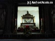 [P17] Roma,basilica San Pietro in Vincoli : lanțurile Sfântului Apostol Petru » foto by mariana.olaru
 - 
<span class="allrVoted glyphicon glyphicon-heart hidden" id="av207300"></span>
<a class="m-l-10 hidden" id="sv207300" onclick="voting_Foto_DelVot(,207300,3406)" role="button">șterge vot <span class="glyphicon glyphicon-remove"></span></a>
<a id="v9207300" class=" c-red"  onclick="voting_Foto_SetVot(207300)" role="button"><span class="glyphicon glyphicon-heart-empty"></span> <b>LIKE</b> = Votează poza</a> <img class="hidden"  id="f207300W9" src="/imagini/loader.gif" border="0" /><span class="AjErrMes hidden" id="e207300ErM"></span>