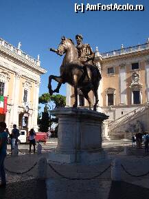 [P47] Roma,Piazza di Campodoglio - copia statuii împăratului Marcus Aurelius » foto by mariana.olaru
 - 
<span class="allrVoted glyphicon glyphicon-heart hidden" id="av207350"></span>
<a class="m-l-10 hidden" id="sv207350" onclick="voting_Foto_DelVot(,207350,3406)" role="button">șterge vot <span class="glyphicon glyphicon-remove"></span></a>
<a id="v9207350" class=" c-red"  onclick="voting_Foto_SetVot(207350)" role="button"><span class="glyphicon glyphicon-heart-empty"></span> <b>LIKE</b> = Votează poza</a> <img class="hidden"  id="f207350W9" src="/imagini/loader.gif" border="0" /><span class="AjErrMes hidden" id="e207350ErM"></span>