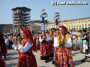 [P18] Praca do Comercio la ceas de festival si statuia regelui in reparatii la croitor » foto by mireille
 - 
<span class="allrVoted glyphicon glyphicon-heart hidden" id="av496734"></span>
<a class="m-l-10 hidden" id="sv496734" onclick="voting_Foto_DelVot(,496734,3414)" role="button">șterge vot <span class="glyphicon glyphicon-remove"></span></a>
<a id="v9496734" class=" c-red"  onclick="voting_Foto_SetVot(496734)" role="button"><span class="glyphicon glyphicon-heart-empty"></span> <b>LIKE</b> = Votează poza</a> <img class="hidden"  id="f496734W9" src="/imagini/loader.gif" border="0" /><span class="AjErrMes hidden" id="e496734ErM"></span>