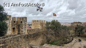 [P69] 30 dec. 2022.

Meterezele de la Castele Sao Jorge. Steagul municipal al Lisabonei și drapelul Republicii Portugheze flutură în vânt. » foto by ovidiuyepi
 - 
<span class="allrVoted glyphicon glyphicon-heart hidden" id="av1395657"></span>
<a class="m-l-10 hidden" id="sv1395657" onclick="voting_Foto_DelVot(,1395657,3414)" role="button">șterge vot <span class="glyphicon glyphicon-remove"></span></a>
<a id="v91395657" class=" c-red"  onclick="voting_Foto_SetVot(1395657)" role="button"><span class="glyphicon glyphicon-heart-empty"></span> <b>LIKE</b> = Votează poza</a> <img class="hidden"  id="f1395657W9" src="/imagini/loader.gif" border="0" /><span class="AjErrMes hidden" id="e1395657ErM"></span>