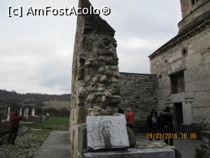 [P02] Pronaosul fără acoperiș și intrarea în biserică » foto by elviramvio
 - 
<span class="allrVoted glyphicon glyphicon-heart hidden" id="av846464"></span>
<a class="m-l-10 hidden" id="sv846464" onclick="voting_Foto_DelVot(,846464,3418)" role="button">șterge vot <span class="glyphicon glyphicon-remove"></span></a>
<a id="v9846464" class=" c-red"  onclick="voting_Foto_SetVot(846464)" role="button"><span class="glyphicon glyphicon-heart-empty"></span> <b>LIKE</b> = Votează poza</a> <img class="hidden"  id="f846464W9" src="/imagini/loader.gif" border="0" /><span class="AjErrMes hidden" id="e846464ErM"></span>