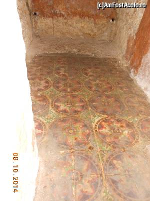 [P31] Rabat - În catacombe, încăpere pardosită cu gresie.  » foto by iulianic
 - 
<span class="allrVoted glyphicon glyphicon-heart hidden" id="av567645"></span>
<a class="m-l-10 hidden" id="sv567645" onclick="voting_Foto_DelVot(,567645,3421)" role="button">șterge vot <span class="glyphicon glyphicon-remove"></span></a>
<a id="v9567645" class=" c-red"  onclick="voting_Foto_SetVot(567645)" role="button"><span class="glyphicon glyphicon-heart-empty"></span> <b>LIKE</b> = Votează poza</a> <img class="hidden"  id="f567645W9" src="/imagini/loader.gif" border="0" /><span class="AjErrMes hidden" id="e567645ErM"></span>