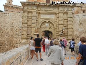 [P02] Mdina - Poarta San Publius străjuită de doi lei.  » foto by iulianic
 - 
<span class="allrVoted glyphicon glyphicon-heart hidden" id="av578767"></span>
<a class="m-l-10 hidden" id="sv578767" onclick="voting_Foto_DelVot(,578767,3421)" role="button">șterge vot <span class="glyphicon glyphicon-remove"></span></a>
<a id="v9578767" class=" c-red"  onclick="voting_Foto_SetVot(578767)" role="button"><span class="glyphicon glyphicon-heart-empty"></span> <b>LIKE</b> = Votează poza</a> <img class="hidden"  id="f578767W9" src="/imagini/loader.gif" border="0" /><span class="AjErrMes hidden" id="e578767ErM"></span>